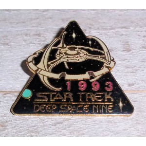 RTD-4055 : Paramount Star Trek Deep Space Nine DS9 Collectible Pin at Texas Yard Sale . com