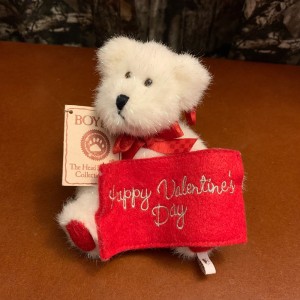 JTD-1104 : Boyds The Head Bean Collection Thinkin' of Ya Series White Bear with Happy Valentines Day Gift Card Holder at Texas Yard Sale . com