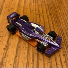 Hot Wheels CFG97 Winning Formula Purple