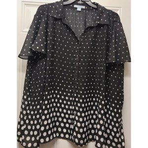 TYD-1441 : ONLY NECESSITIES Women's Plus Size Black and White Blouse at Texas Yard Sale . com